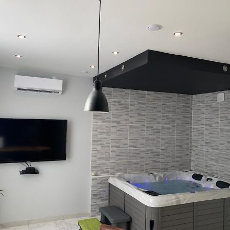 Aulnoy-lez-Valenciennes Appartement Spa Gingko, N1 Valenciennes, Wifi, Netflix מראה חיצוני תמונה